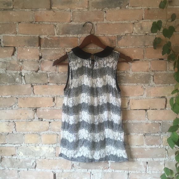 B&W Collard Sleeveless Top by New Look - Picture 3 of 6